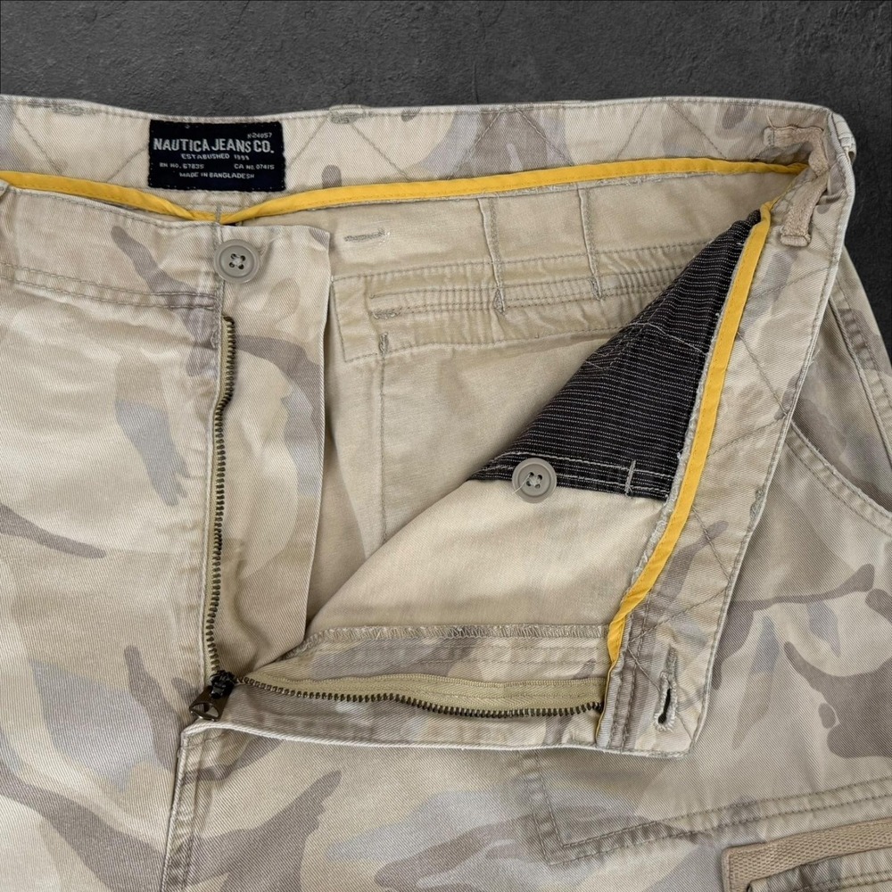 Nautica Jeans Co Cargo Shorts Mens 42 Beige Tan Camo Army Relaxed - Picture 4 of 7